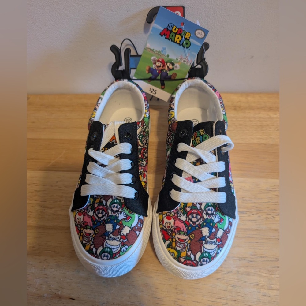 New Nintendo Super Mario Bros Little & Big Boys Lace Up Low Top Shoes SZ 12
